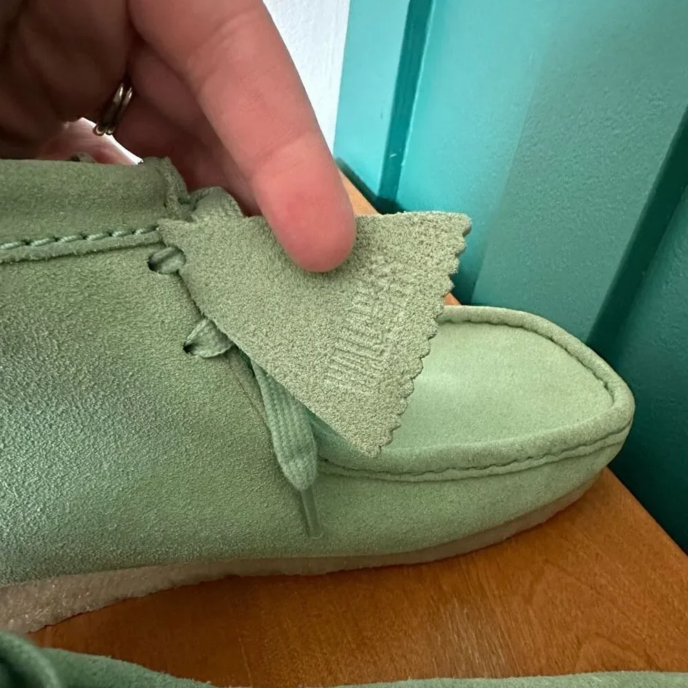 Clark Originals Men’s Wallabee Mint Green Suede Leather  Lace Up Square Toe Ankl